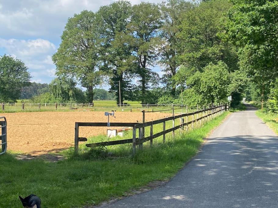 Wunderschoene Ferienwohnung Auf Dem Bauernhof Greven Exterior foto